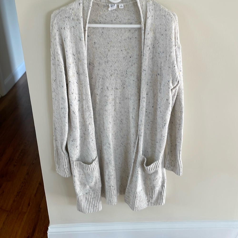 Gap size small sweater in wheat color with multicolored flex /Cotton blend